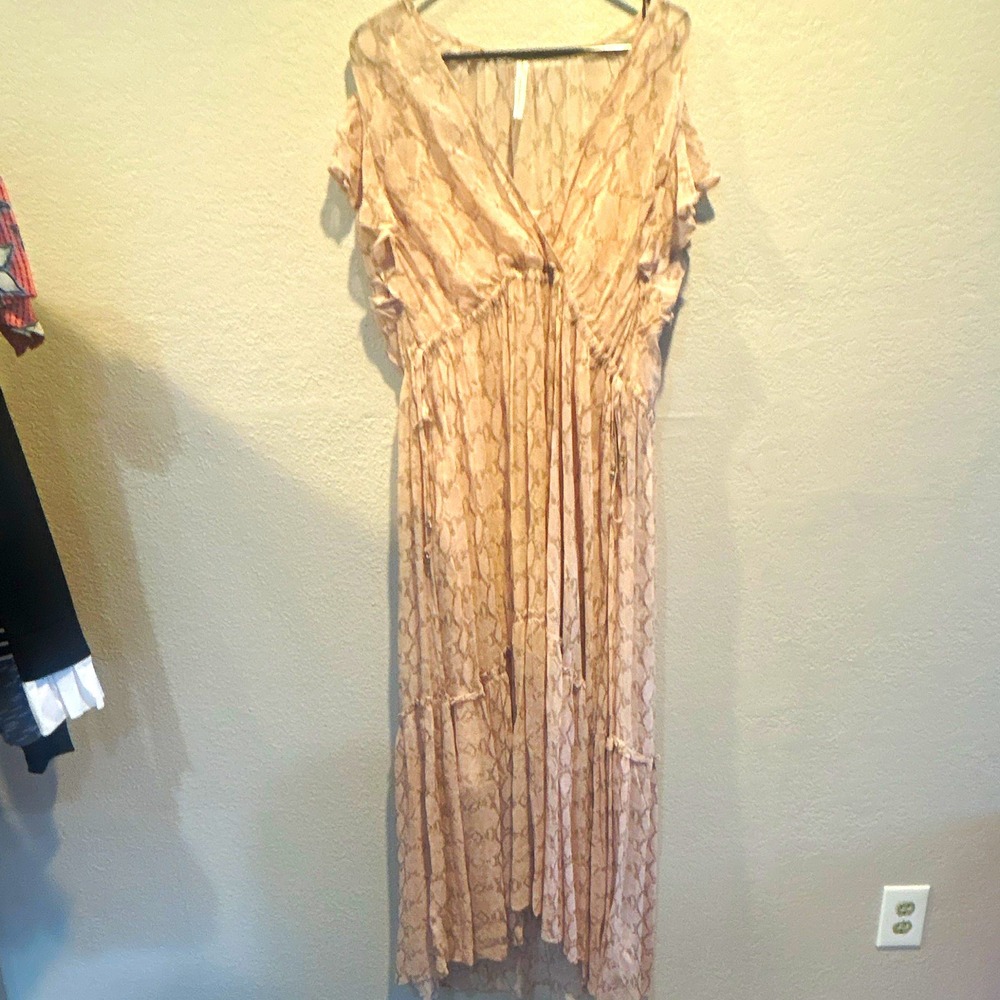 Anthropologie Women's pink Snake Print V-Neck Ruffle Sleeve Chiffon Maxi Hilo M